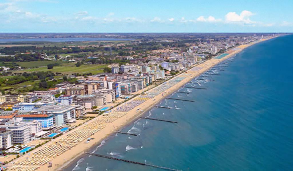 Villa Santin Carraro Immobiliare - Family Apartments Lido di Jesolo Buitenkant foto