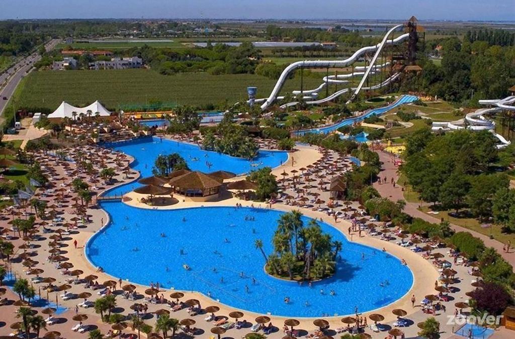 Villa Santin Carraro Immobiliare - Family Apartments Lido di Jesolo Buitenkant foto
